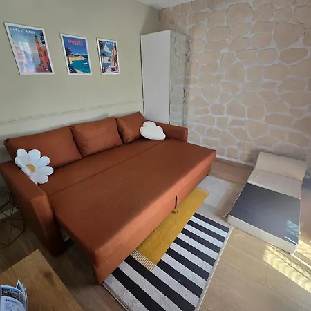 Avec Balcon A Deux Pas De La * Antibes