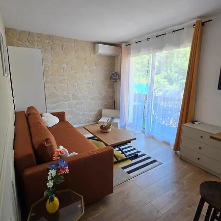 Avec Balcon A Deux Pas De La Apartment