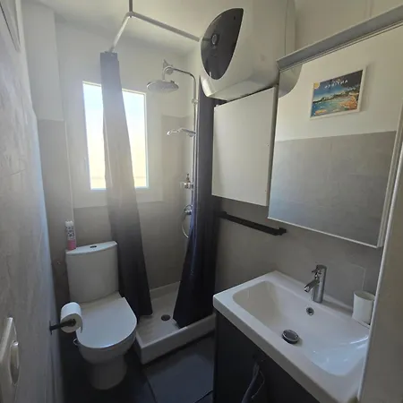Apartment Avec Balcon A Deux Pas De La Antibes