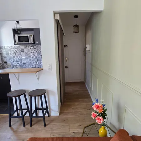 Apartment Avec Balcon A Deux Pas De La Antibes